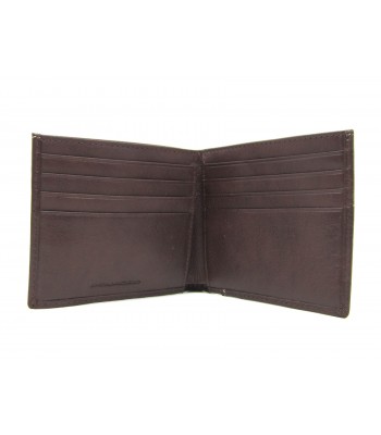 Man purse lined in contrast with credit card compartments 2