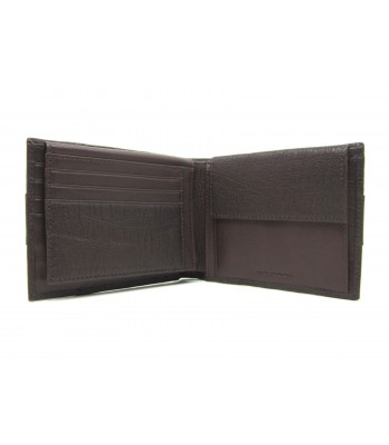 Man purse lined in contrast with credit card compartments 2