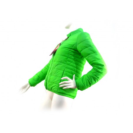 Woman Down Jacket 100gr with zip and button closure.