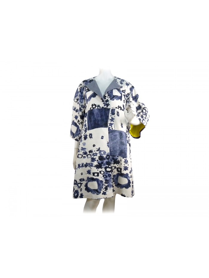 Jacket Woman long duster at the knee, around the neck Jacket Woman long duster at the knee, around the neck