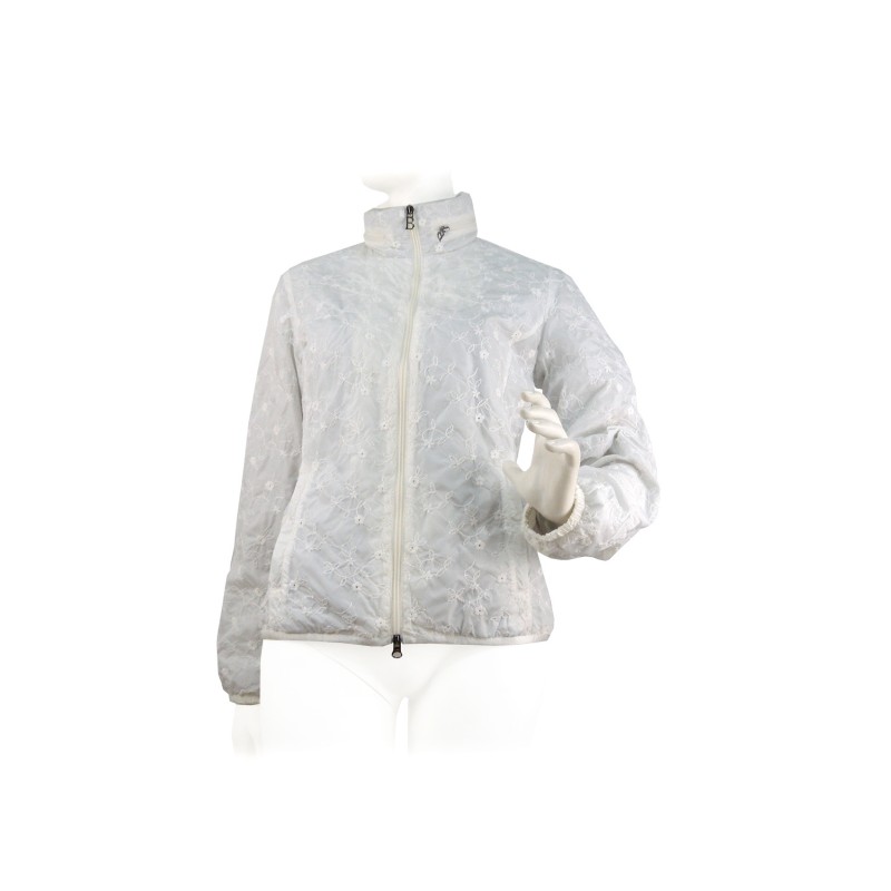 Woman embroidered jacket in white color with high crew-neck and removable hood. Woman embroidered jacket in white color with high crew-neck and removable hood.