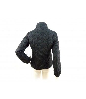 Woman jacket with zip pockets and belt with buckle. 2