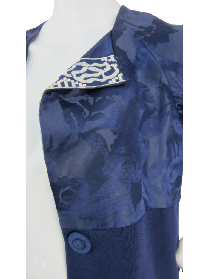 Woman jacket lined with damask fabric