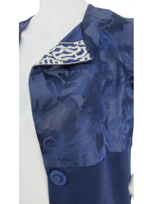 Woman jacket lined with damask fabric