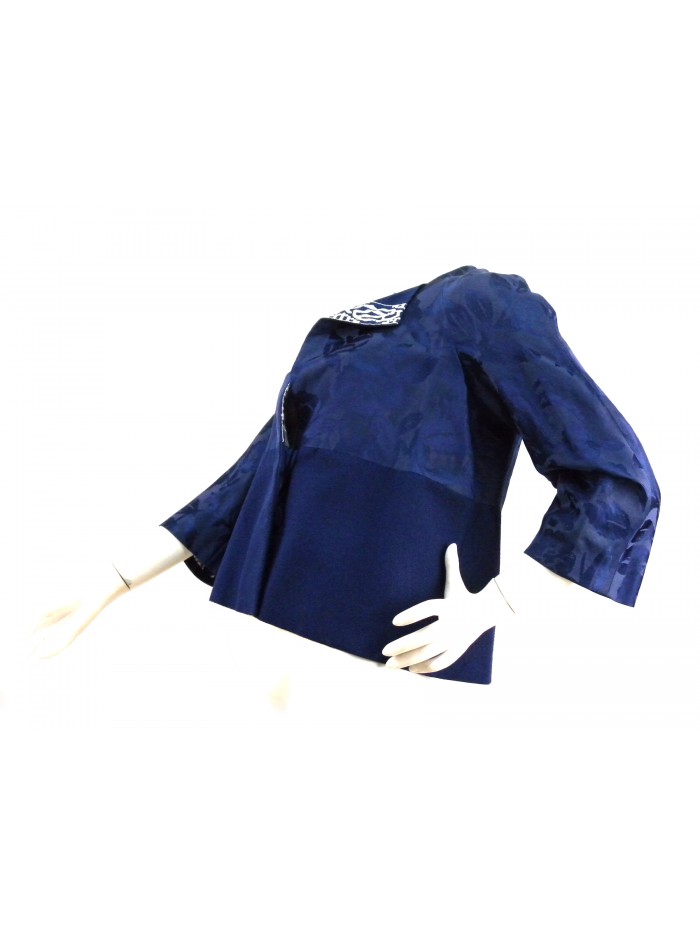 Woman jacket lined with damask fabric