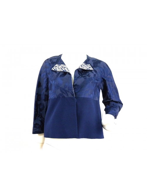 Woman jacket lined with damask fabric Woman jacket lined with damask fabric