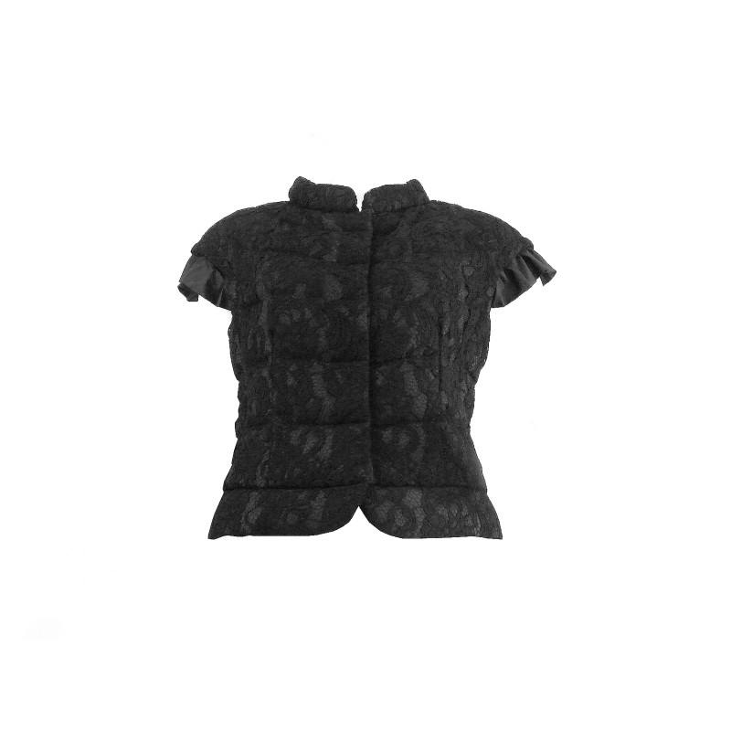 Gilet Donna Jacket effetto pizzo con volants giro manica. Gilet Donna Jacket effetto pizzo con volants giro manica.