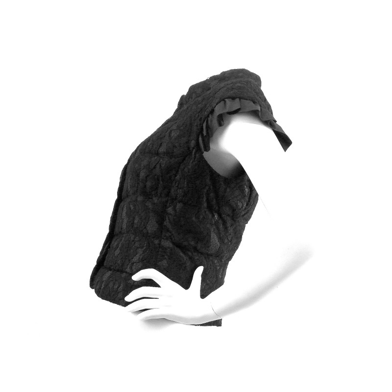 Gilet Donna Jacket effetto pizzo con volants giro manica.