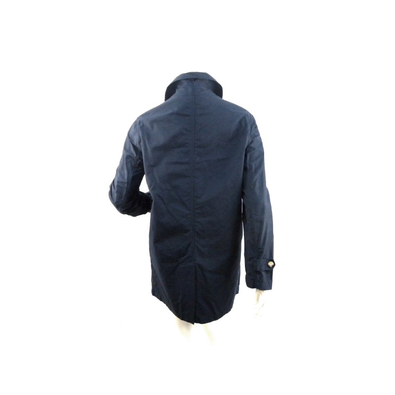 Raincoat Woman knee length shirt collar and concealed buttons.