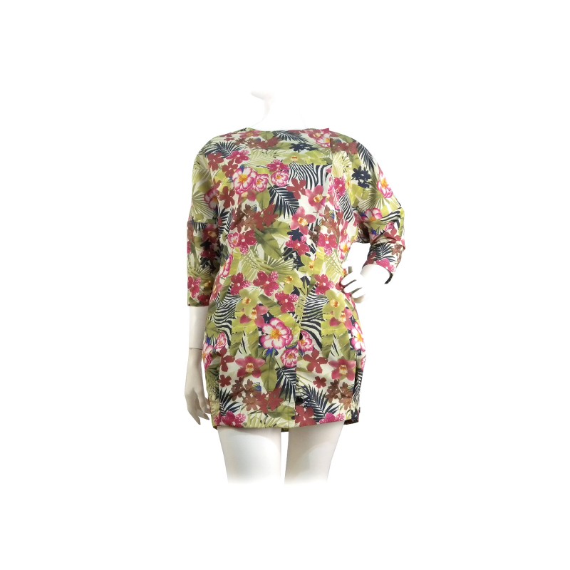 Giacca Donna decorazione floreale modello "Egg" con manica 3/4. Giacca Donna decorazione floreale modello "Egg" con manica 3/4.