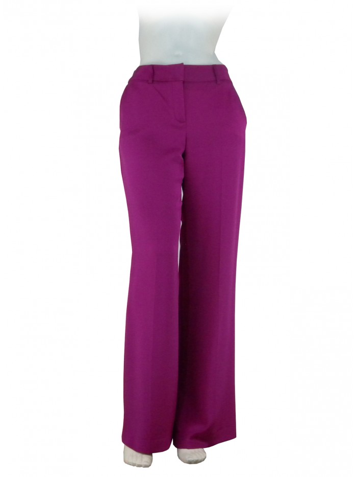 Pantalone Donna a zampa, vestibilità larga, vita bassa, 2 tasche Pantalone Donna a zampa, vestibilità larga, vita bassa, 2 tasche