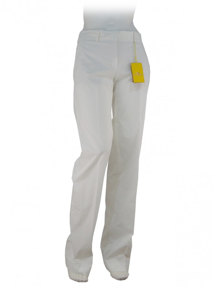 Wide women's trousers, regular fit, american-style pockets. Wide women's trousers, regular fit, american-style pockets.