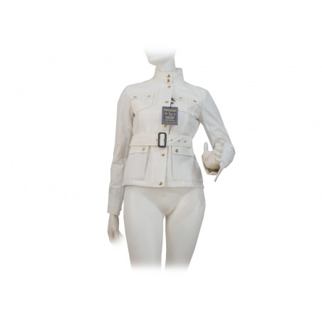 Short women's jacket with 4 pockets lined pressure buttons with adjustable belt. Short women's jacket with 4 pockets lined pressure buttons with adjustable belt.