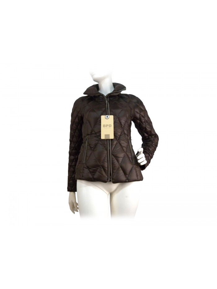 Jacket Woman quilted rombi quilted jacket, shirt collar, zip closure Jacket Woman quilted rombi quilted jacket, shirt collar, zip closure