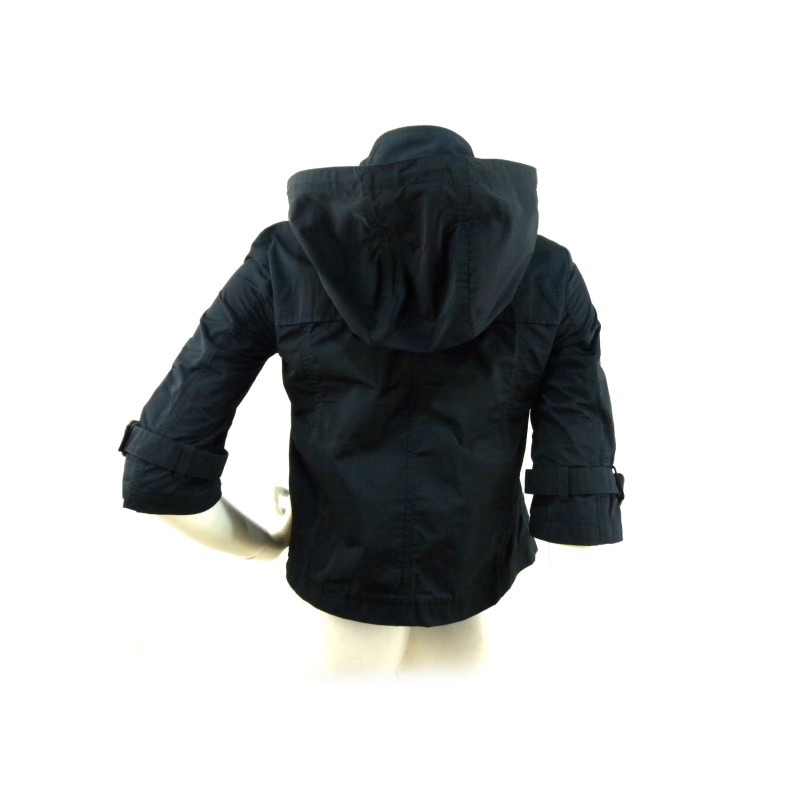 Short women's jacket with 3/4 sleeve buttons with adjustable belt and removable hood.