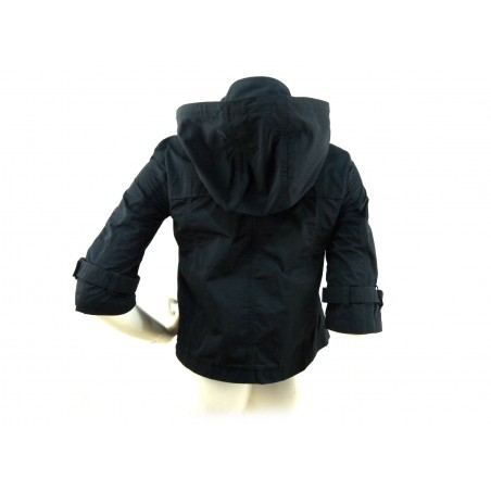 Short women's jacket with 3/4 sleeve buttons with adjustable belt and removable hood.