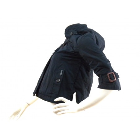 Short women's jacket with 3/4 sleeve buttons with adjustable belt and removable hood.