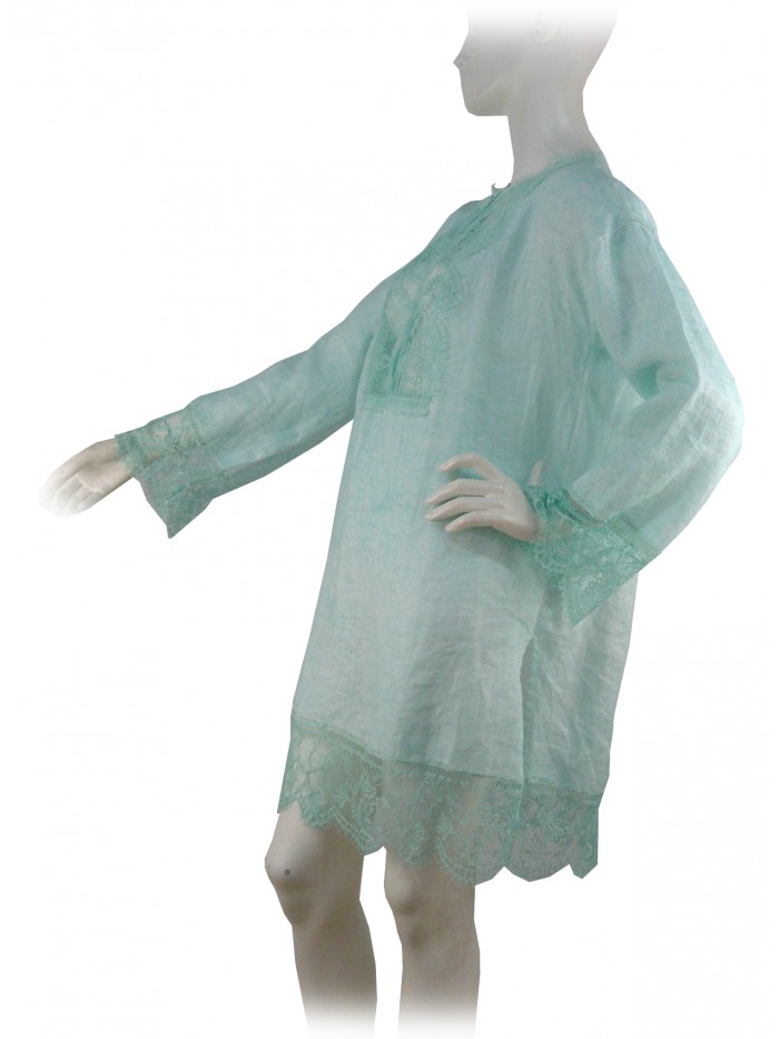 Woman long sleeve dress with chest buttons, wide fit