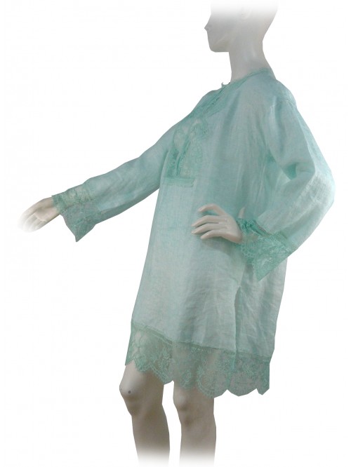 Woman long sleeve dress with chest buttons, wide fit