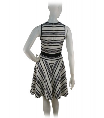 Woman dress wide shoulder, striped pattern, worked effect fabric 2