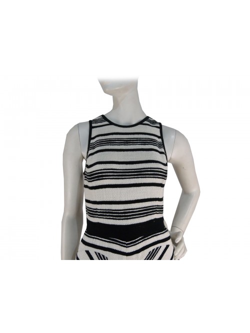Woman dress wide shoulder, striped pattern, worked effect fabric
