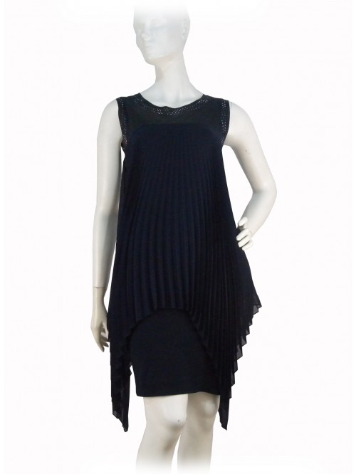 Elegant woman dress in pleated, with upper part in alcantara Elegant woman dress in pleated, with upper part in alcantara