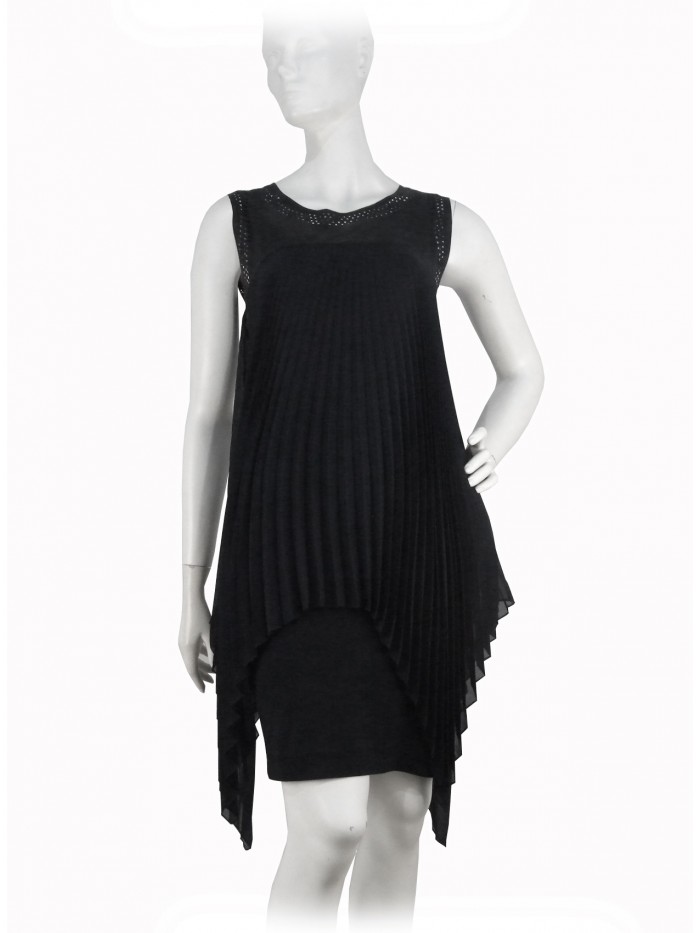 Elegant woman dress in pleated, with upper part in alcantara Elegant woman dress in pleated, with upper part in alcantara