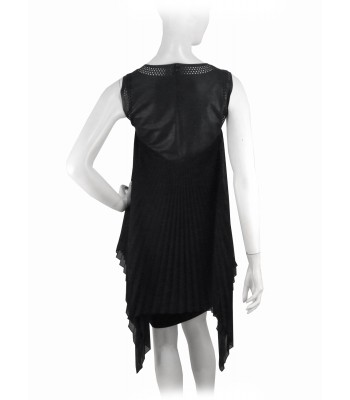 Elegant woman dress in pleated, with upper part in alcantara 2