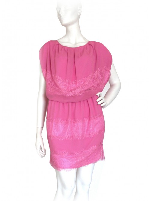 Sleeveless woman dress with lace sleeve and legs decoration Sleeveless woman dress with lace sleeve and legs decoration