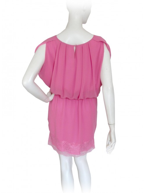 Sleeveless woman dress with lace sleeve and legs decoration