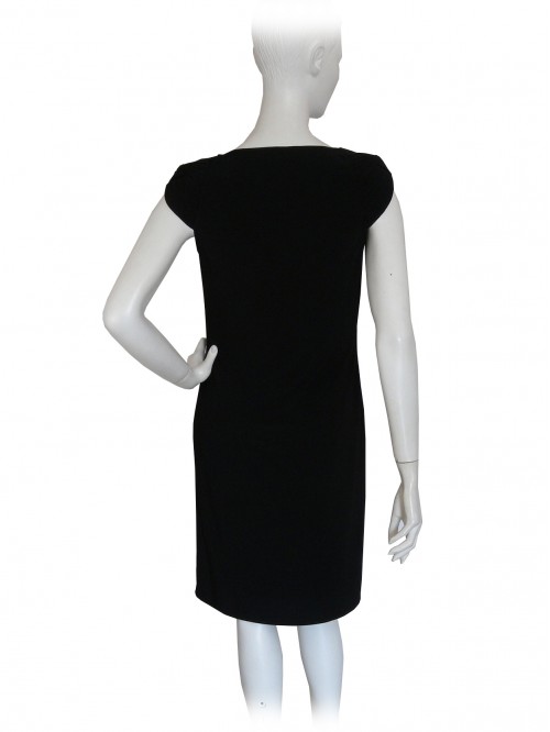 Woman dress in jersey with soft neckline, decoration on color