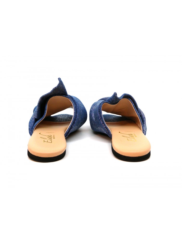 Women's low sandals with heel with asymmetrical bow decoration