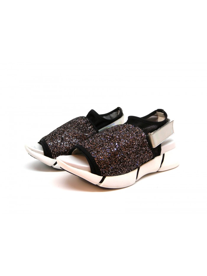 Sandali Donna con zeppa gomma, glitter su tessuto elastico Sandali Donna con zeppa gomma, glitter su tessuto elastico