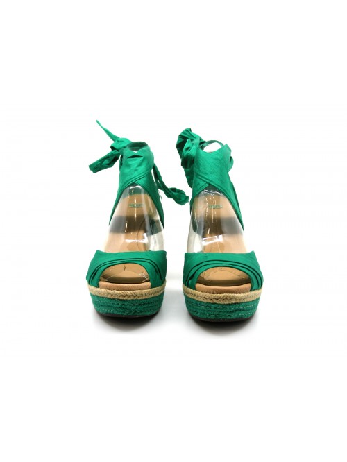 Sandals Woman model Lucianna with wedge covered in straw