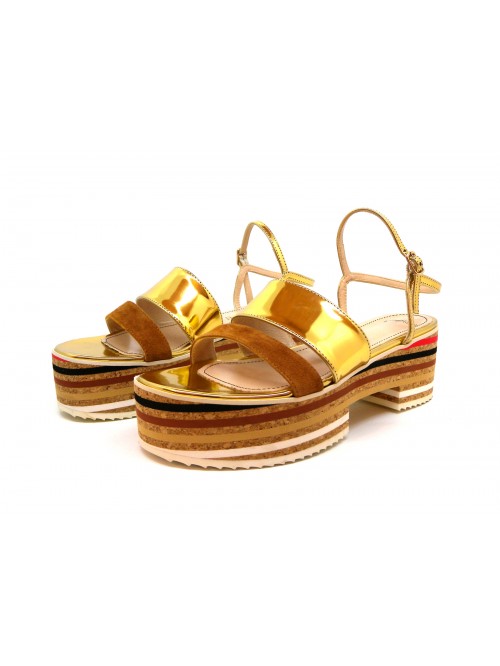 Women's sandals with wedge covered in dark cork multicolor stripes. Women's sandals with wedge covered in dark cork multicolor stripes.