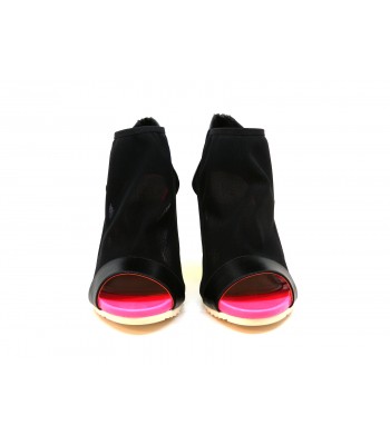 Women's sandals with heel and fluo bottom, black wraparound net. 2