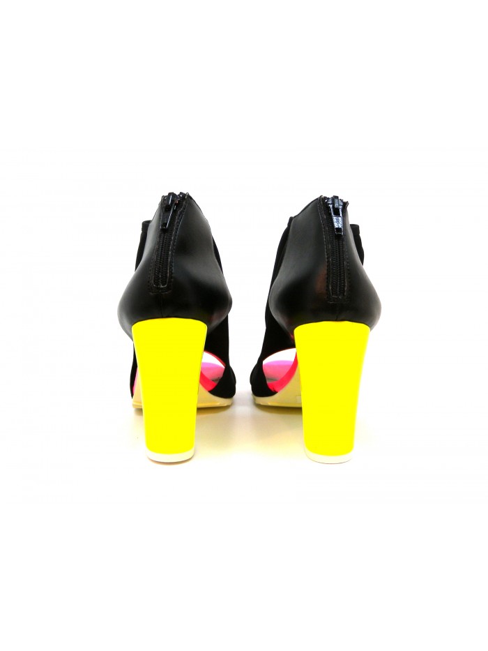 Women's sandals with heel and fluo bottom, black wraparound net.