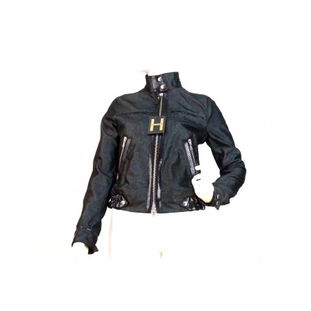 Short slim woman jacket with animalier contrast zip. Short slim woman jacket with animalier contrast zip.