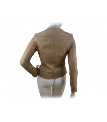 Giacca donna slim corta con chiusura asimmetrica e decoro 2