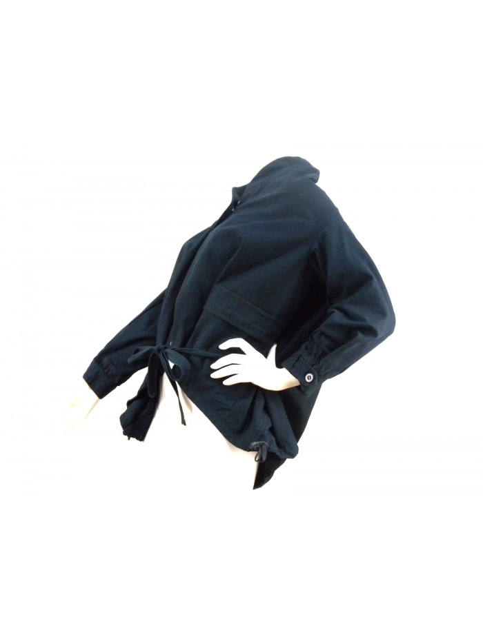 Women's wide model jacket with dropped shoulder, central closure