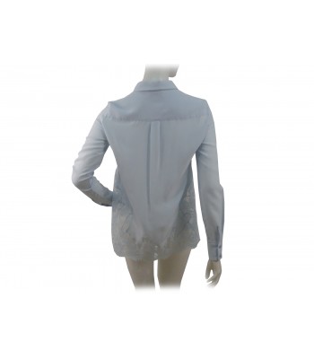 Long sleeves shirt, 3 buttons with lace bottom. 2