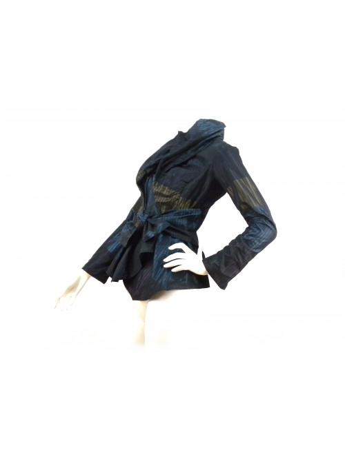 Women's open jacket, collar with ruffle, half-belt fixed closure