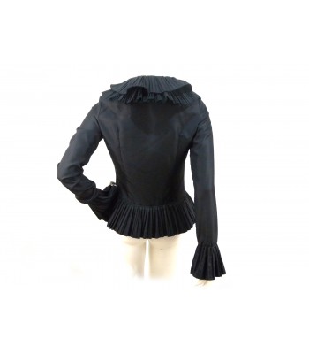 Women's shirt model rouge on the neck and on the front, lower part 2