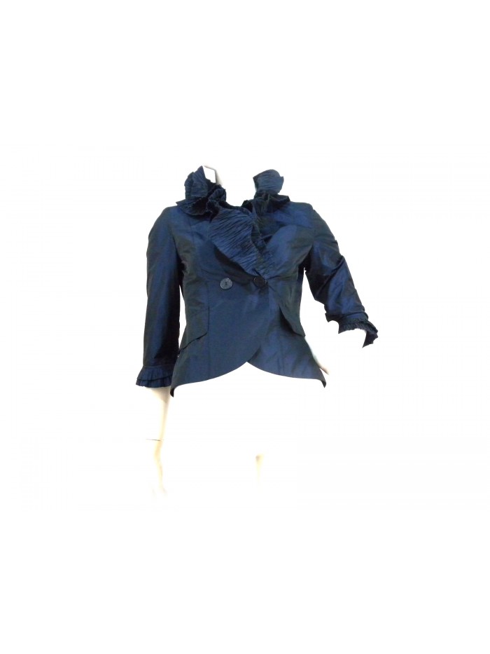 Short pleated woman jacket, 3/4 sleeve, fake side pockets Short pleated woman jacket, 3/4 sleeve, fake side pockets