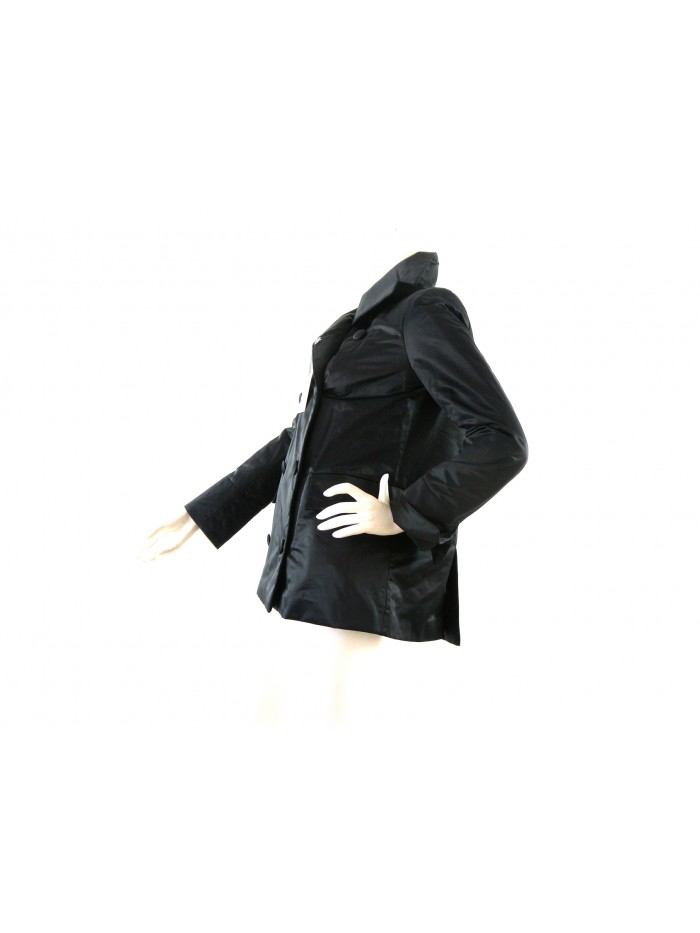 Women's jacket with double-breasted pattern with matching buttons