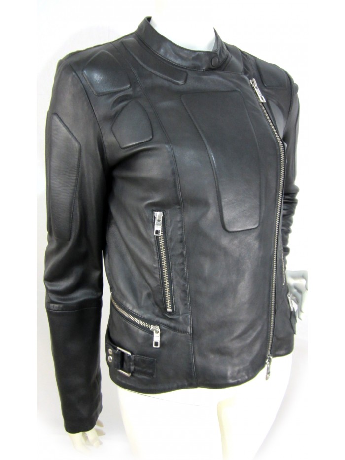 Woman biker jacket lined with light quilt