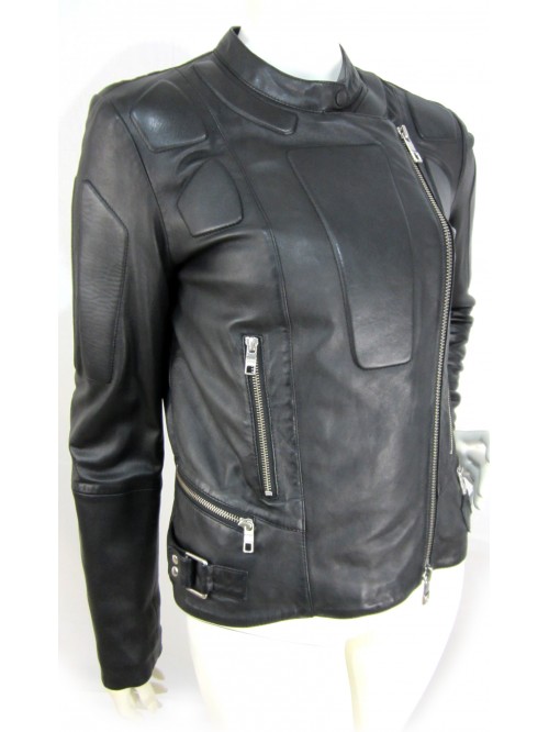 Woman biker jacket lined with light quilt