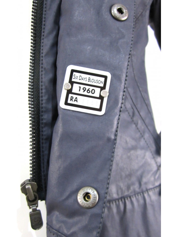 Giacca Donna modello biker slim, collo alto con cinturino regolabile