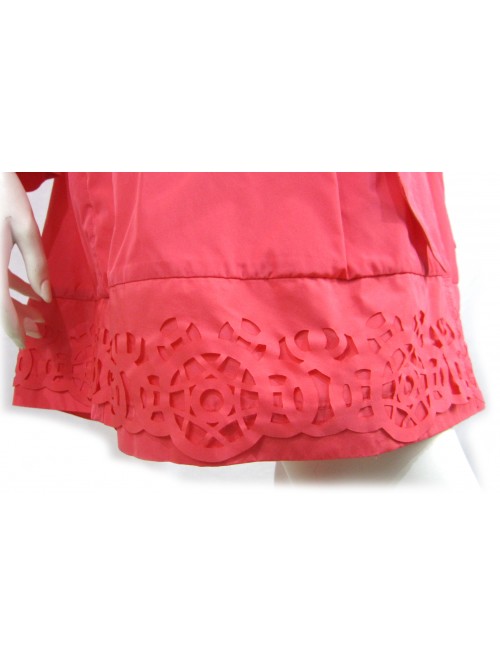 Woman Trench jacket, central knot closure, around the leg