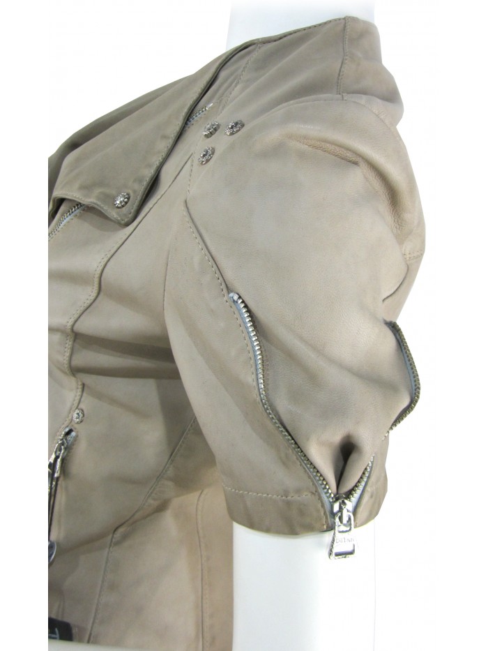 Giacca donna modello slim mezza manica, chiusura asimmetrica